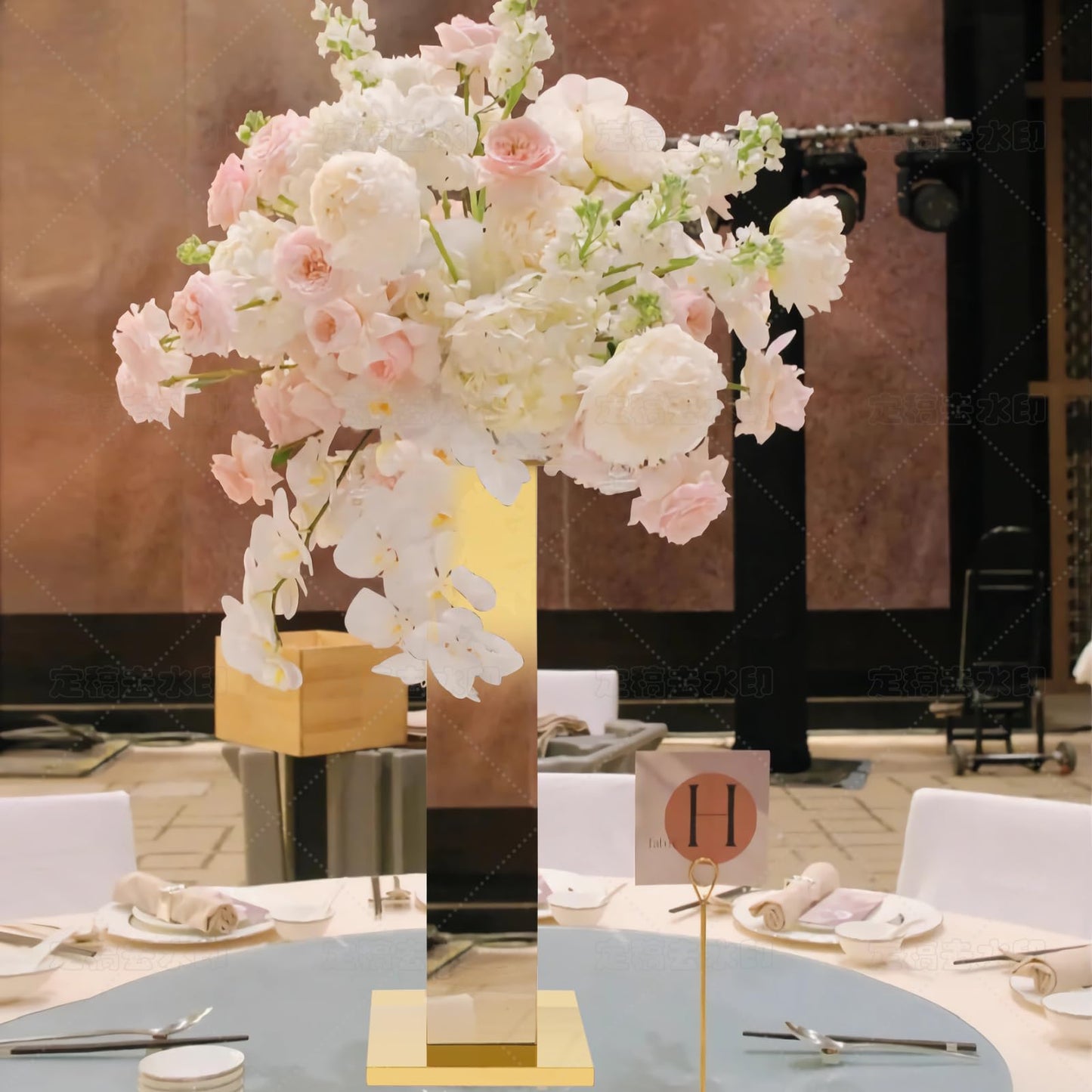 Hafyow 2PCS Tall Gold Vases for Centerpieces,31.5inch Stainless Steel Column Geometric Centerpieces Wedding Flower Stand Flower Floor Vase for Tables Wedding Anniversary Birthday Party Decor