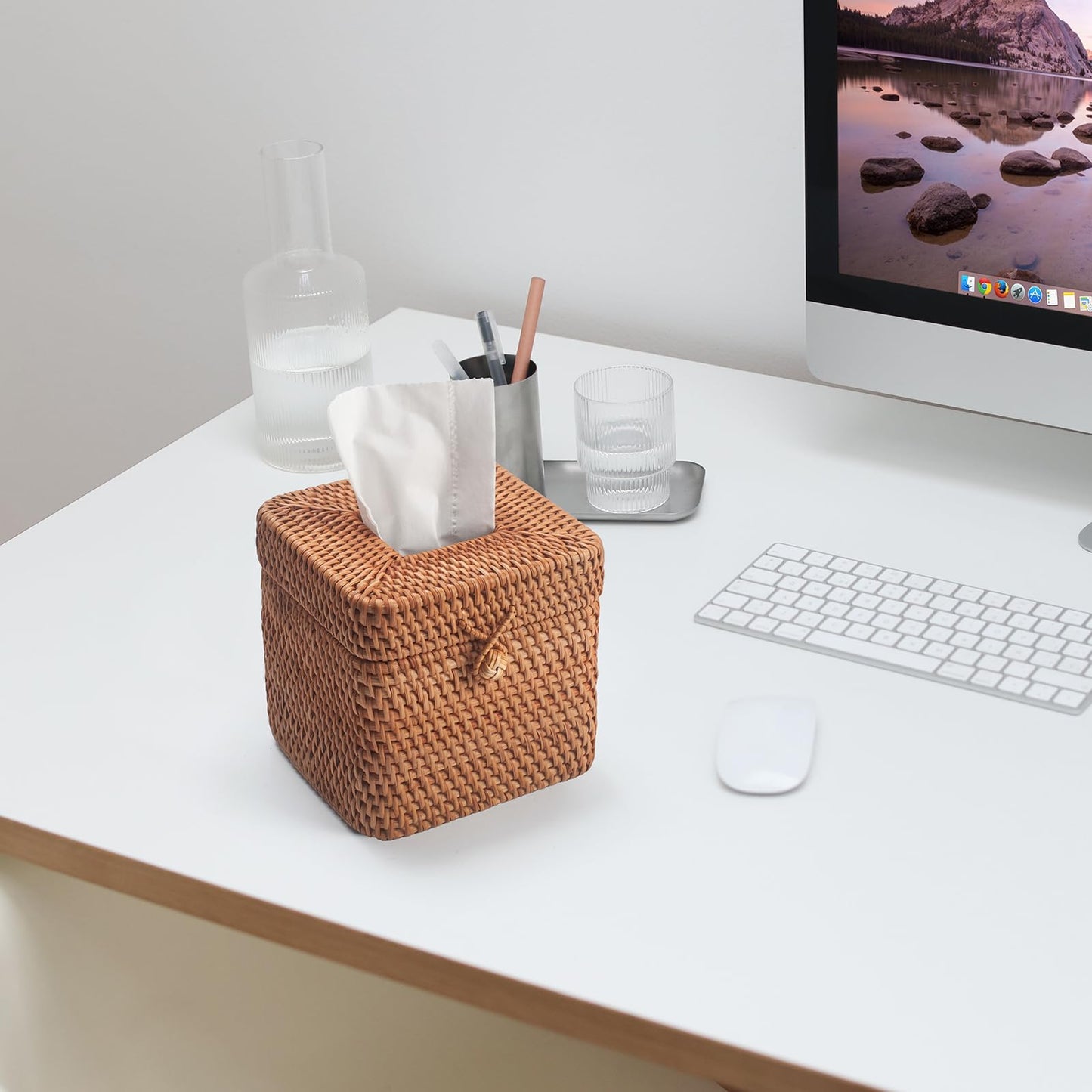 Rattan Tissue Box Cover Natural Woven Facial Napkin Holder Square with Lid 5.7 x 5.7 x 5.5 Inch (Natural)