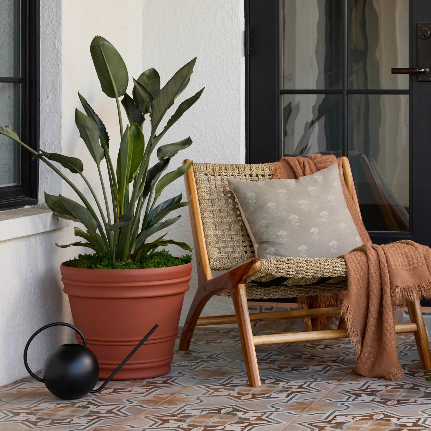 Bloem Fresca 2.5L Watering Can, Black Powder Coated with Novelty Handle and Long Sleek Spout