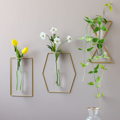 yaocoral Nordic Wall Vase Hanging Geometric Gold Flower Vase Wall Mount Metal Frame Vases Hydroponic Glass Bud Vase Decor for Home Wedding Farmhouse