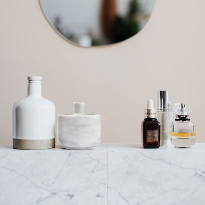 HESHIBI Marble Salt Cellar with Lid, White Stone Salt or Pepper Bowl Box Container Jar Holder Well Keeper Dish Pig Crock