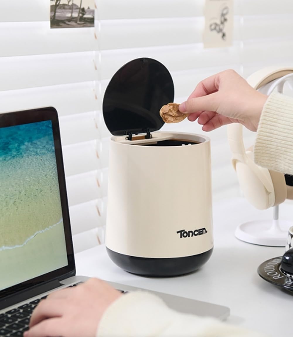 Mini Desk Trash Can with Top Lid Small Table Round Wastebasket Mini Garbage Cans Waste Bin for Office Home Living Room Car (Beige)
