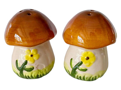 Hand painted 3D Ceramic Salt & Pepper Shaker Set, Mushrooms