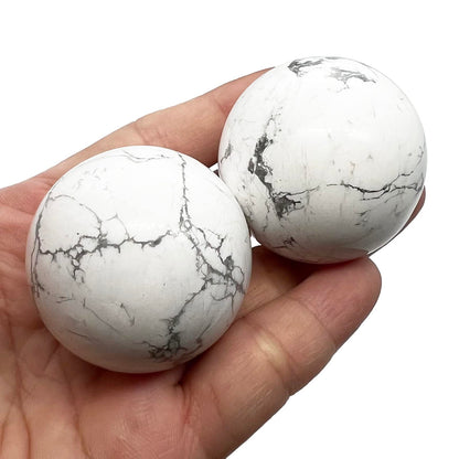 Neyisaa 1.5"(40mm) Ball Sphere Figurine with Wood Stand, Polished Natural Gemstone Crystal Balls Sculpture Fengshui Healing Decoration, White Howlite Turquoise