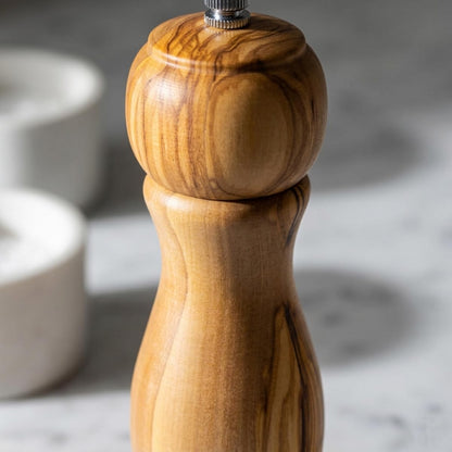Cat Cora Salt Pepper Mill, Professional Italian Olivewood and Ceramic Mechanism For Grinding Peppercorns and Coarse Salt, Ergonomic Contoured Design