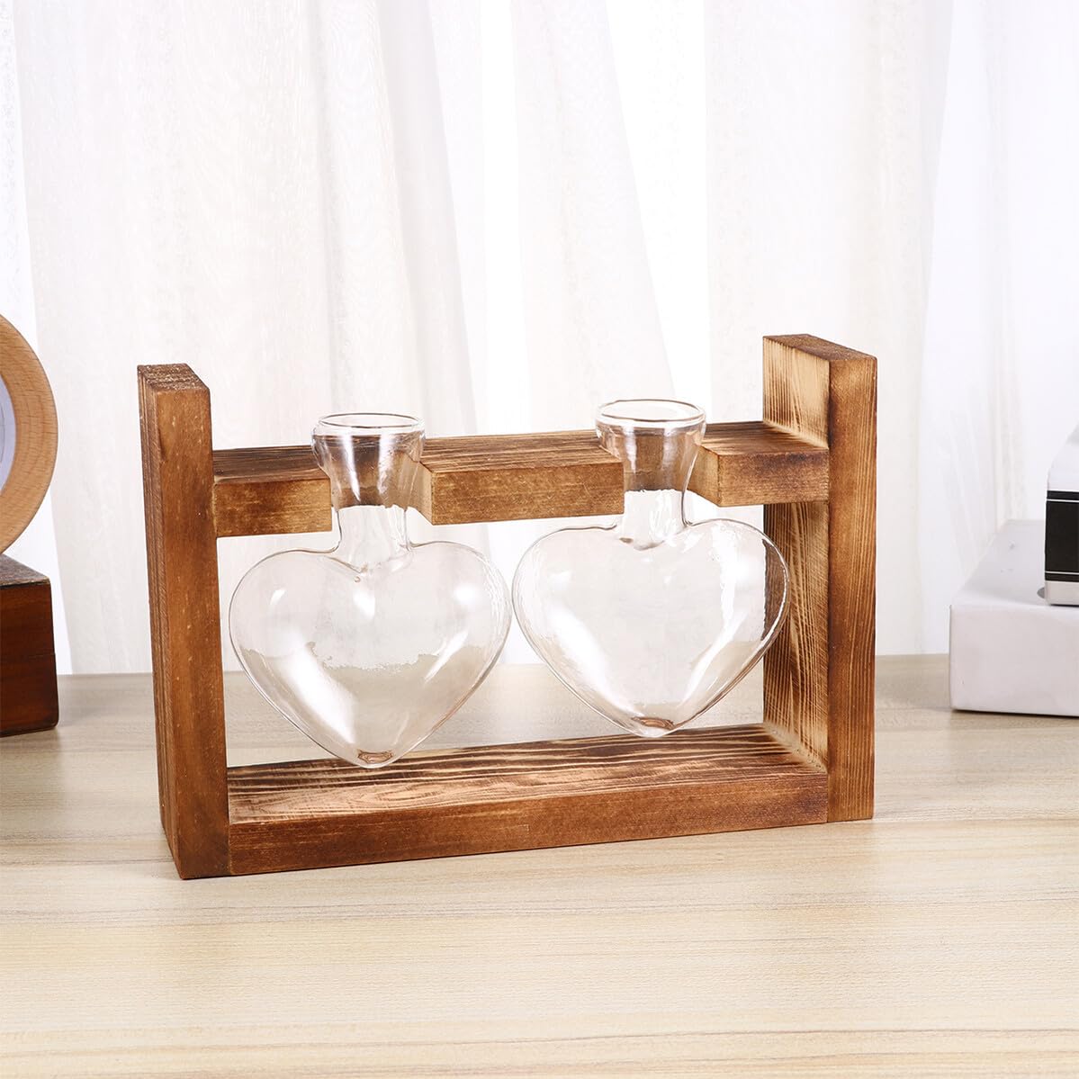 BESPORTBLE 2Pcs Heart-Shaped Glass Hydroponic Containers with Retro Wooden Rack Temperature-Resistant Terrarium Vases for Tulips Roses and Green Plants Decorative Flower Holders for Home and