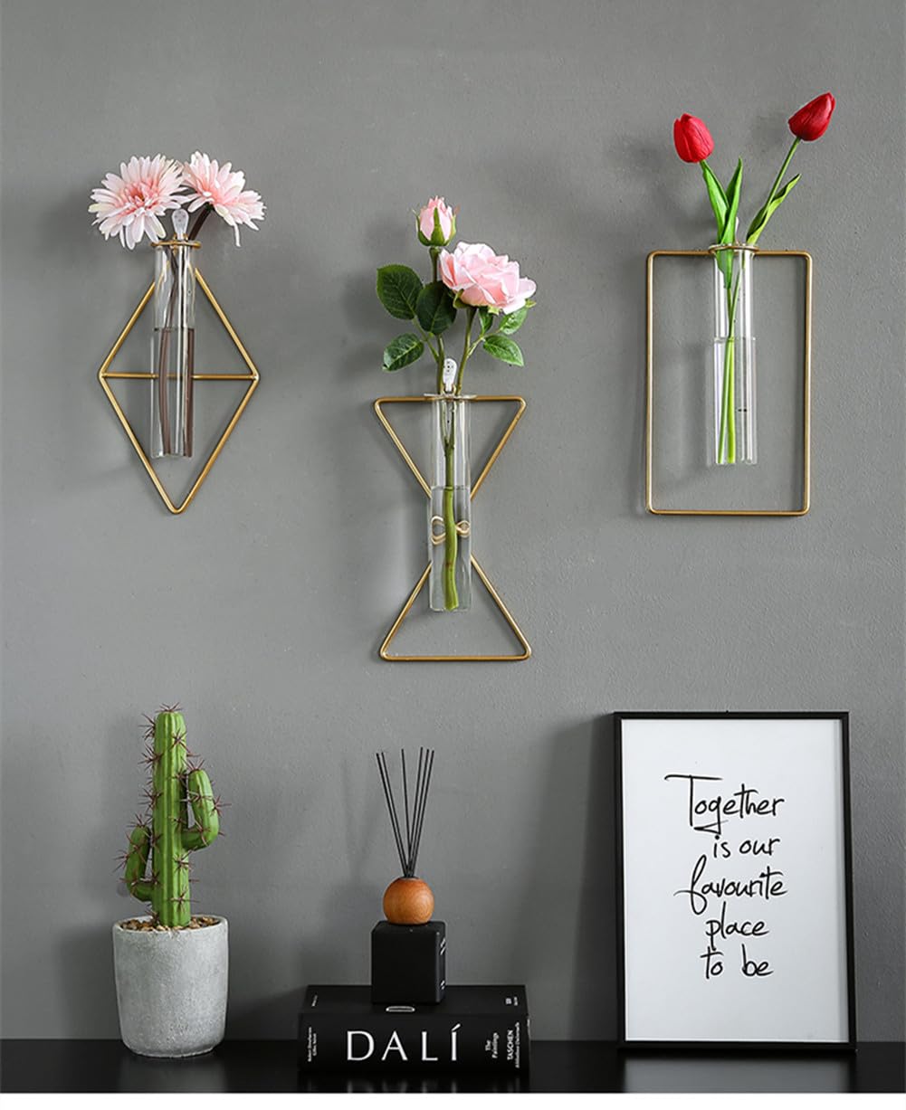 yaocoral 2 Pack Nordic Wall Vase Hanging Geometric Gold Flower Vase Wall Mount Metal Frame Vases Hydroponic Glass Bud Vase Decor for Home Wedding Farmhouse