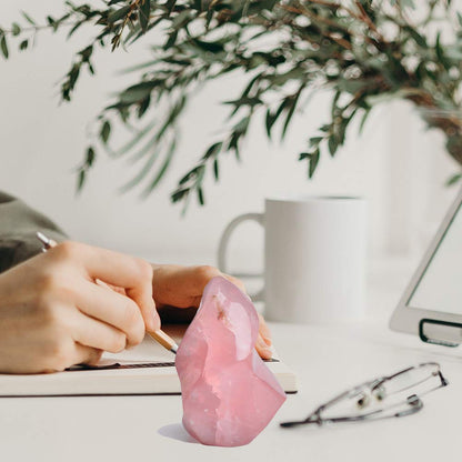 AMOYSTONE Big Rose Quartz Flame Standing Healing Crystal Tower Energy Meditation Crystal Decoration for Home Witchcraft 0.6-1.0LB