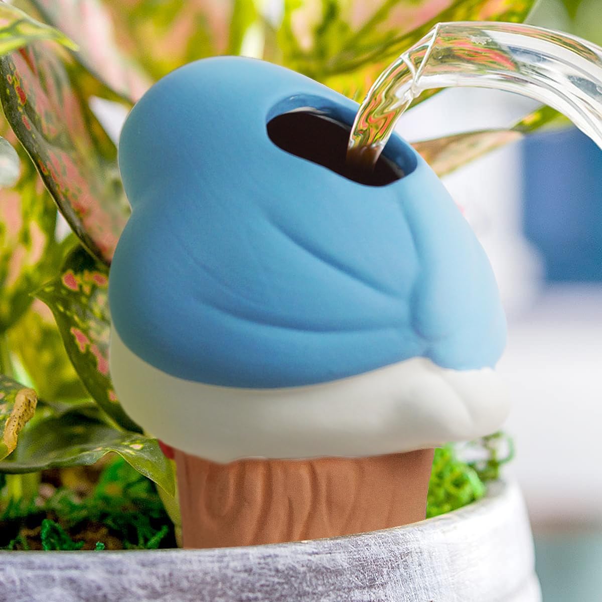 YFDB Bird Shaped Plant Watering Globes(Bule 4ps) Plants Suitable for Indoor and Outdoor Use Should be Kept Constantly Moist. The Interesting Shape Makes The Garden More Interesting and Beautiful.