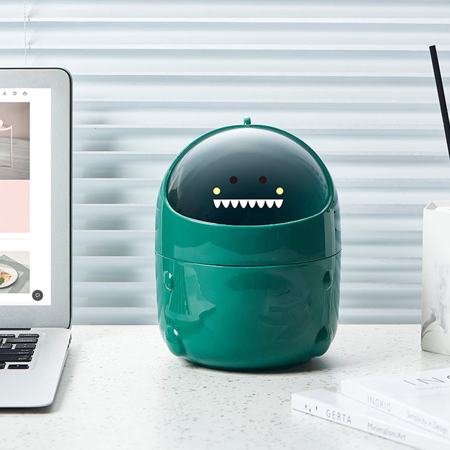 Zunate Mini Desktop Trash Can, Cute Baby Dinosaur Removable Small Garbage Can, Tiny Plastic Trash Bin with Lid/Nonslip Bottom, for Bathroom/Office/Kitchen/Desk/Coffee (Green Baby Dinosaur)