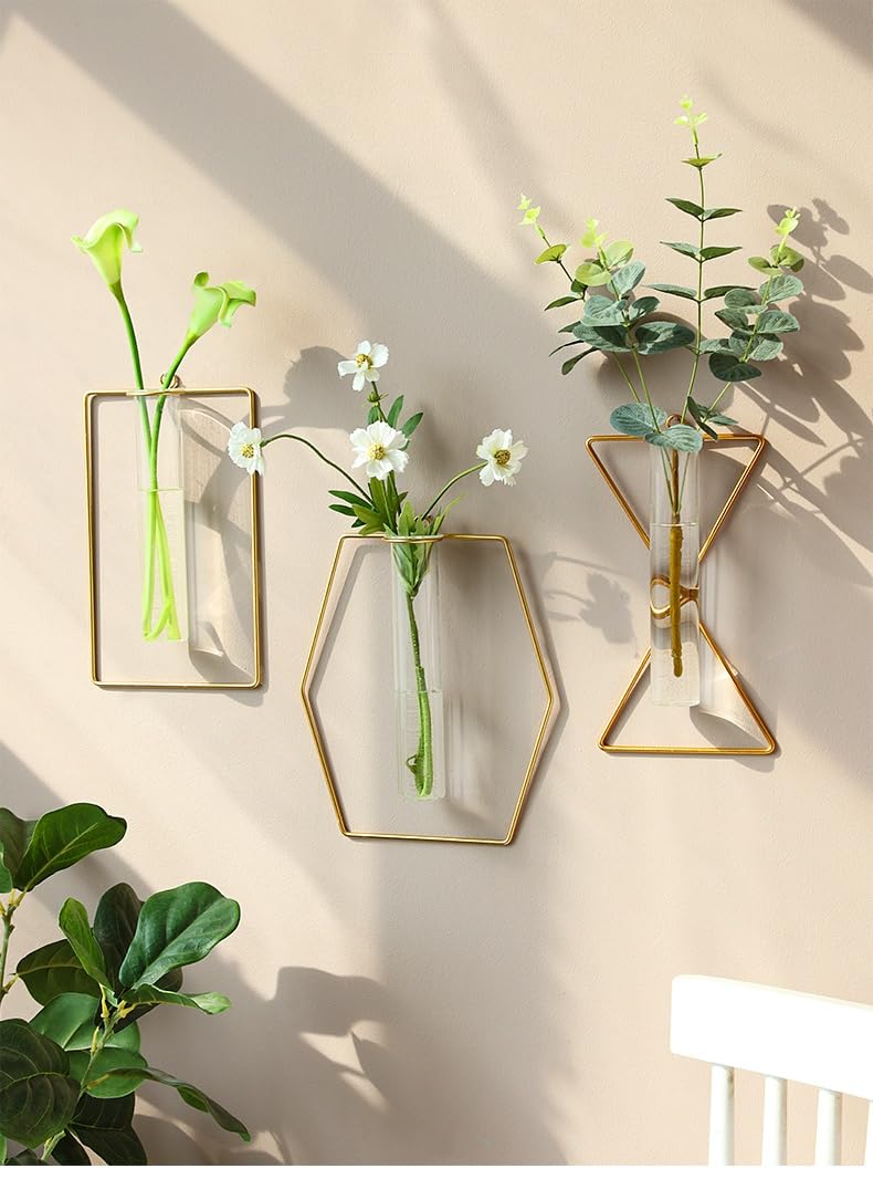 yaocoral 2 Pack Nordic Wall Vase Hanging Geometric Gold Flower Vase Wall Mount Metal Frame Vases Hydroponic Glass Bud Vase Decor for Home Wedding Farmhouse