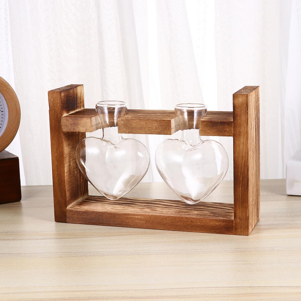 BESPORTBLE 2Pcs Heart-Shaped Glass Hydroponic Containers with Retro Wooden Rack Temperature-Resistant Terrarium Vases for Tulips Roses and Green Plants Decorative Flower Holders for Home and