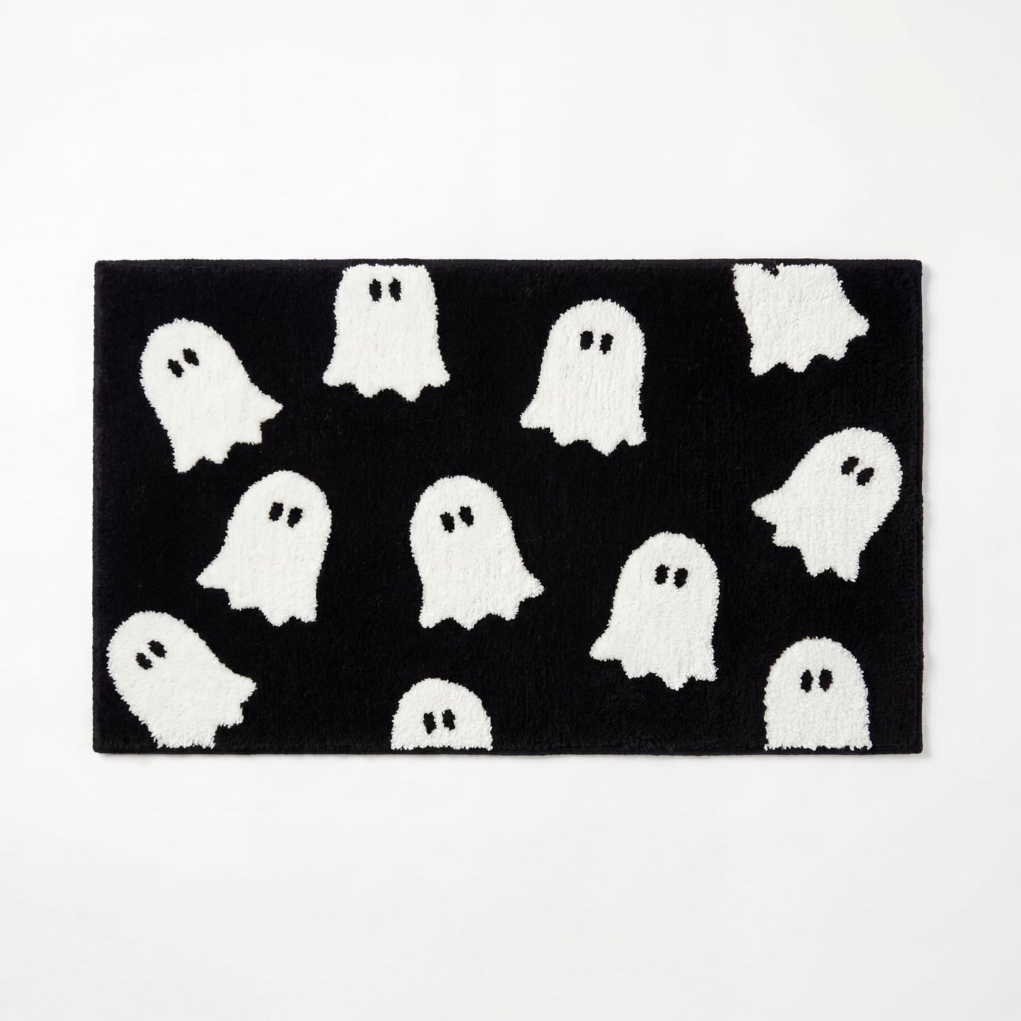 Hillsuren Black Ghost Bath Mat Soft Halloween Bathroom Rug Non Slip Cute Spooky Ghost Bathroom Decoration Shaggy Plush Microfiber Rug Halloween Decor for Home Bedroom Shower Floor, 15.75 x 23.62 Inch