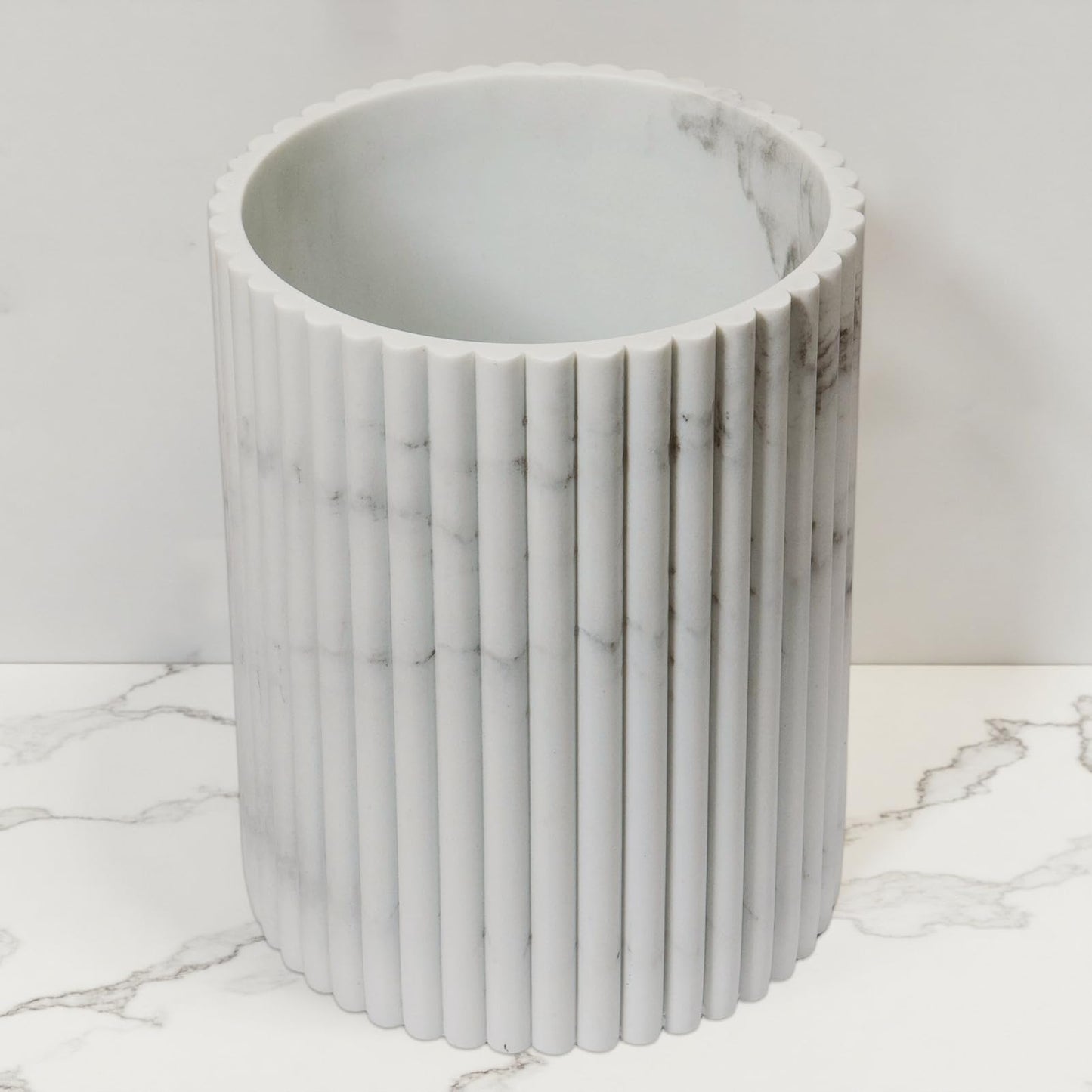 DoveeDosa Marble White Luxury Stone Bathroom Trash Can, Modern Bathroom Office Trash Can, Resin Wastebasket, Garbage Receptacle Bin for Bathrooms, Offices, Powder Rooms, Kitchens (Marble White)
