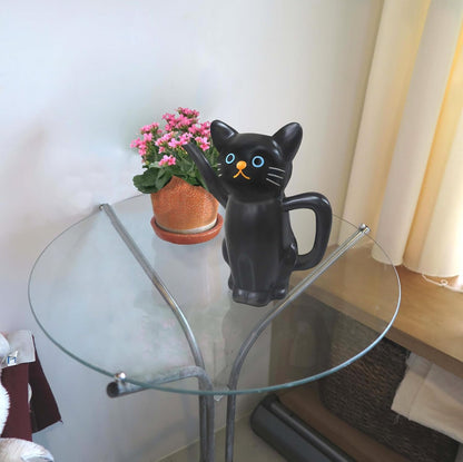 Lightweight and Durable – Made from Lightweight Plastic, This Watering can is Easy to Carry and Built for Everyday use.