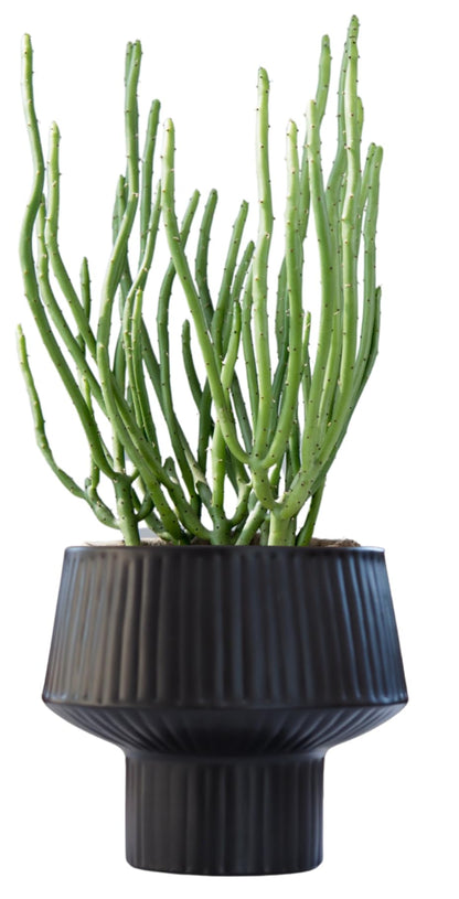Wide Top Modern Handmade Metal Indoor Planter with Unique Shape, Vertical Grooved Design and Anti-Scratch Pads, Rust-Resistant Finish that is Sustainable Non-Plastic Pot Recyclable Metal Vase (Black)