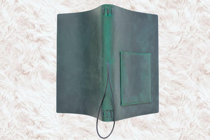 KISSKI·H Olvido A5 Travelers Notebook Cover, Small Leather Journals Cover for Writing, Refillable Planner Organizer Folio Case for 8.5 x 5.5 Notebook with Phone/Pen Pocket, Gift for Men/Women, Green