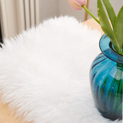 Christmas Table Runner, Thanksgiving Modern Small White Fur Table Runner for Party Birthday Friendsgiving Wedding Dinning Table, Decorative Rug Luxury Faux Fur Runner for Table (11.8x59.1inch)