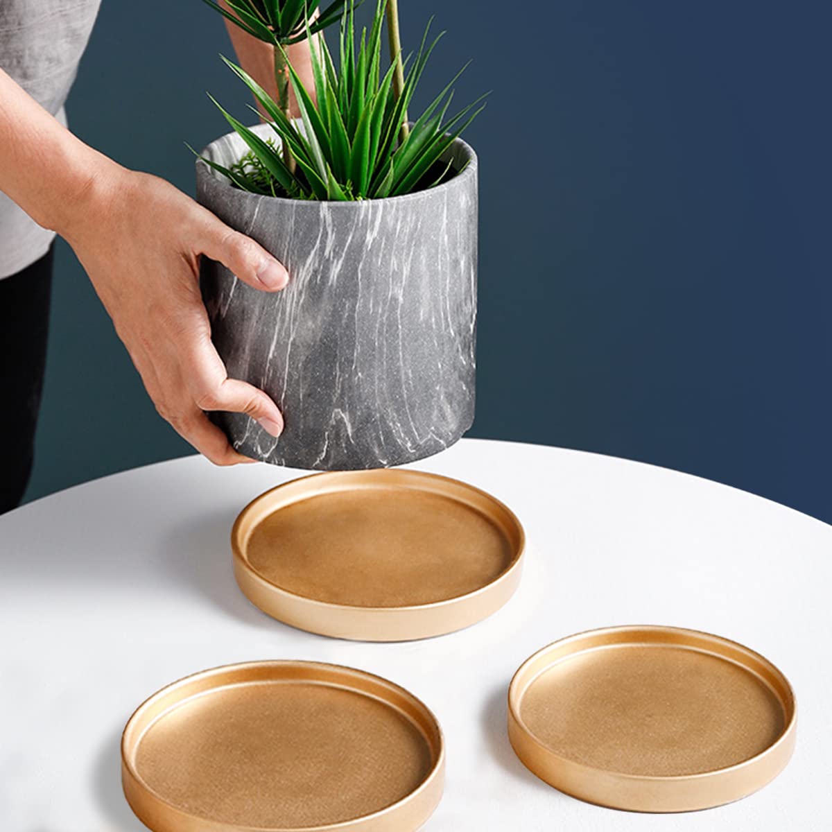 LCJAOF 2PCS Round Ceramic Plant Saucer-7 Inch Flower Pot Drip Tray, Perfect for Various Flowers, Enhancing Home Aesthetics（Gold）