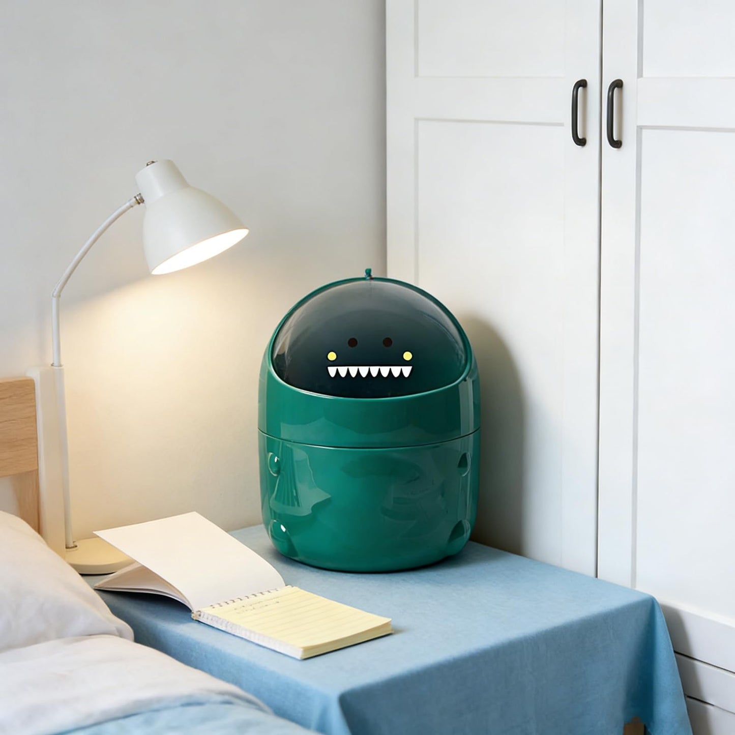 TIE-DailyNec Desktop Trash Can with 90 Trash Bags, Cute Trash Can Creative Waste Basket Storage bin, Plastic Garbage Can for Kitchens Offices Bathrooms Dressing Table (Green)