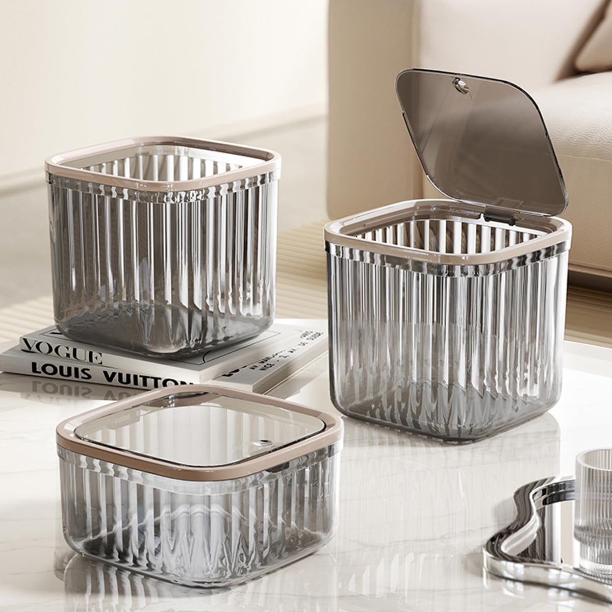 Tomonobu Mini Trash Can with Lid,Removable Small Garbage Can， Ultimate Mini Desktop Storage Box, Tiny Trash Can for Car, Bathroom, Kitchen or Bedroom