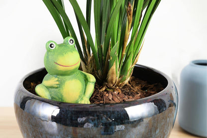 XueshouRT 4-Pack Frog Plant Watering Globes Decorative Self Watering Spikes Planter Insert Terracotta Plant Watering Devices Automatic Plant Waterer for Indoor Outdoor Plants