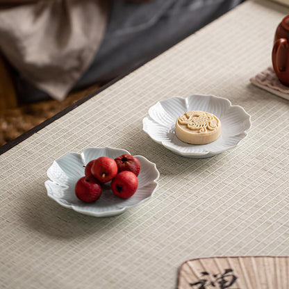 Gaolinci Zen Ceramic Lotus Shaped Appetizer and Dessert Plates (Set of 4)
