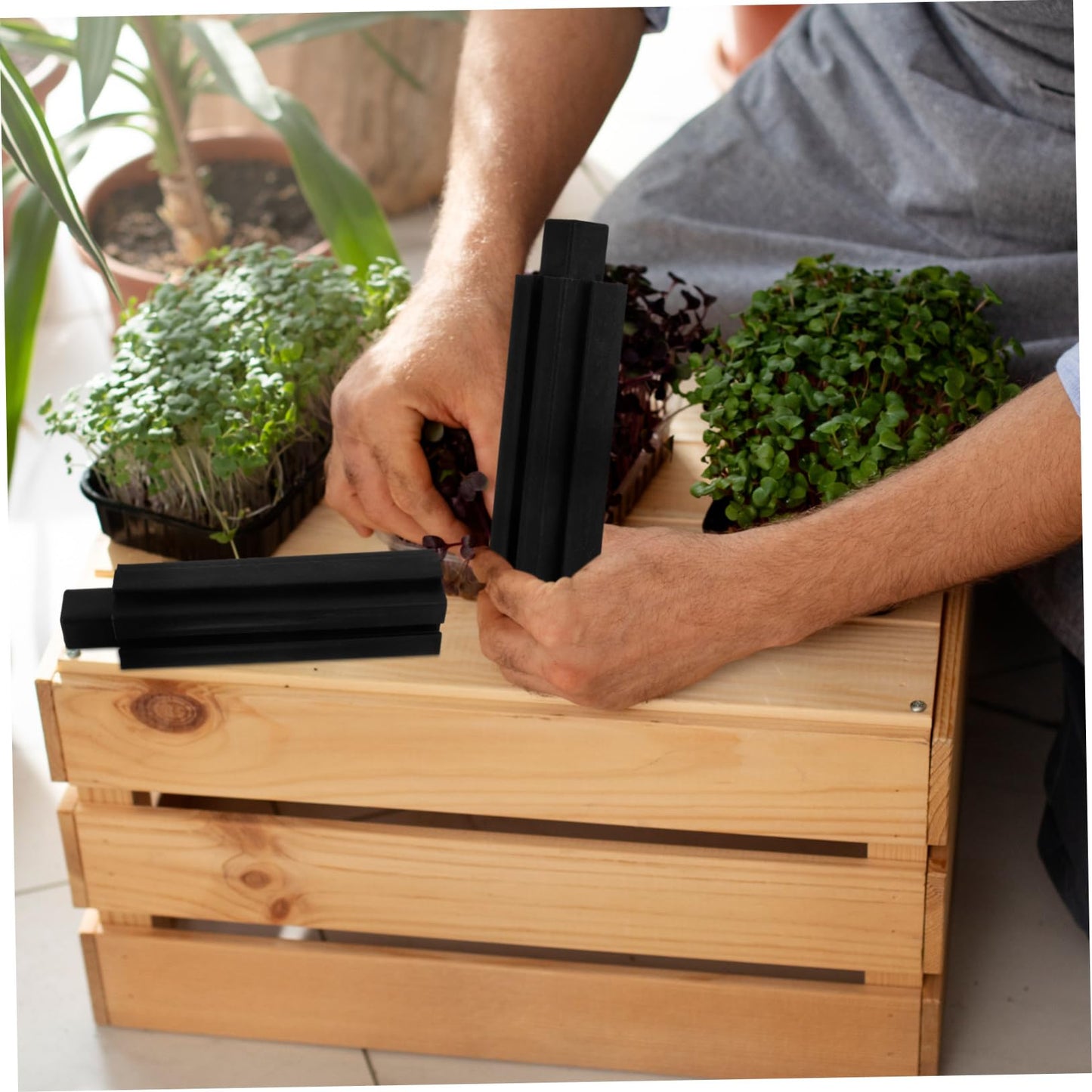Gogogmee 8Pcs Raised Garden Bed Legs Plastic Planter Box Stands 6 Inch Height Easy Assembly Elevated Planter Accessories for Balcony Vegetable Gardening Outdoor Plant Support