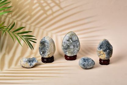 AMOYSTONE Egg-Shape Gemstones Healing Crystals Blue Celestite Cluster Geode Egg 2.5-3", for Healing Reiki Home Decors, Easter Egg