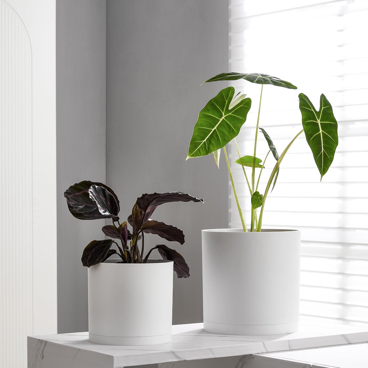 FaithLand 10-Inch Modern Cylinder Planter, Thick-Walled Plastic Plant Pot with Drainage Holes and Detachable Saucer, Matte White, Ideal for Indoor & Outdoor Plants Flowers