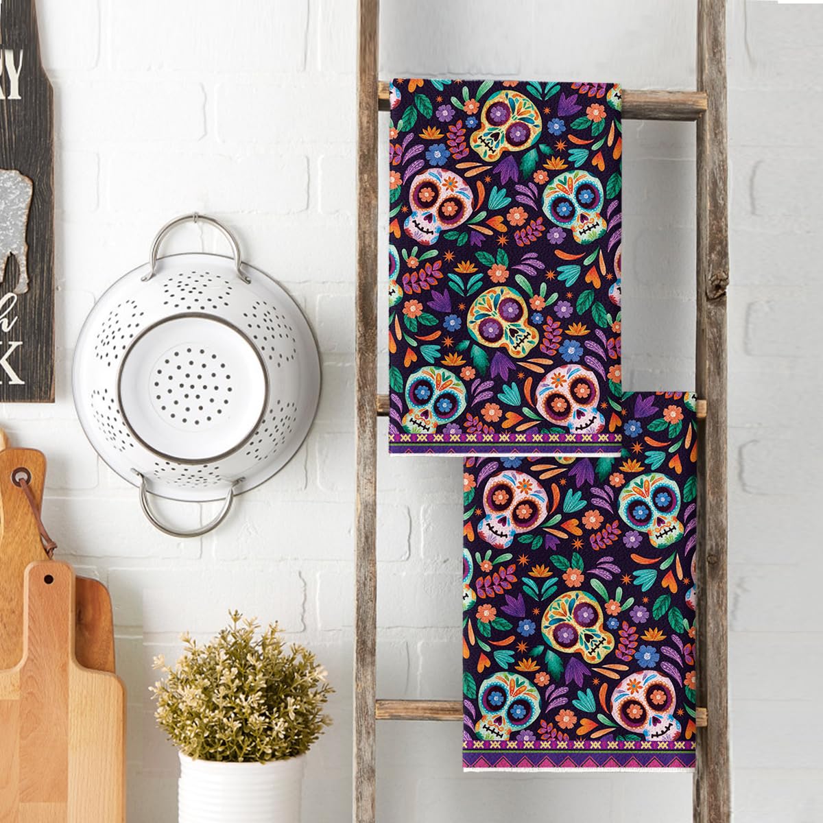Artoid Mode Sugar Skull Day of The Dead Kitchen Towels Dish Towels, 18x26 Inch Daisy Flower Mexican Decor Hand Towels Set of 2