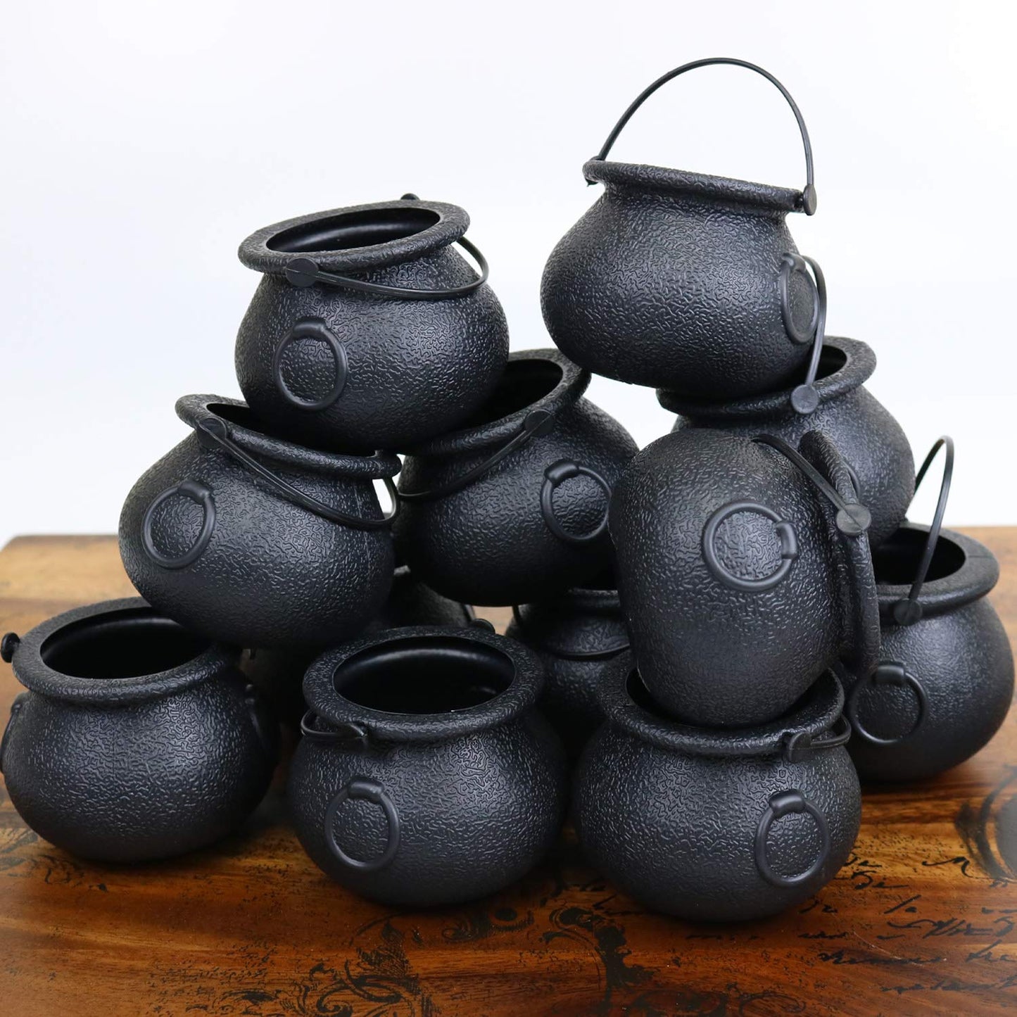 GIFTEXPRESS Mini Cauldron Kettles Novelty Candy Kettles for St Patrick Decoration, Pot of Gold Cauldron, Halloween Black Cauldrons Candy Holder, Witches Cauldron, Cauldron Pot Party Favors (12 Pack)