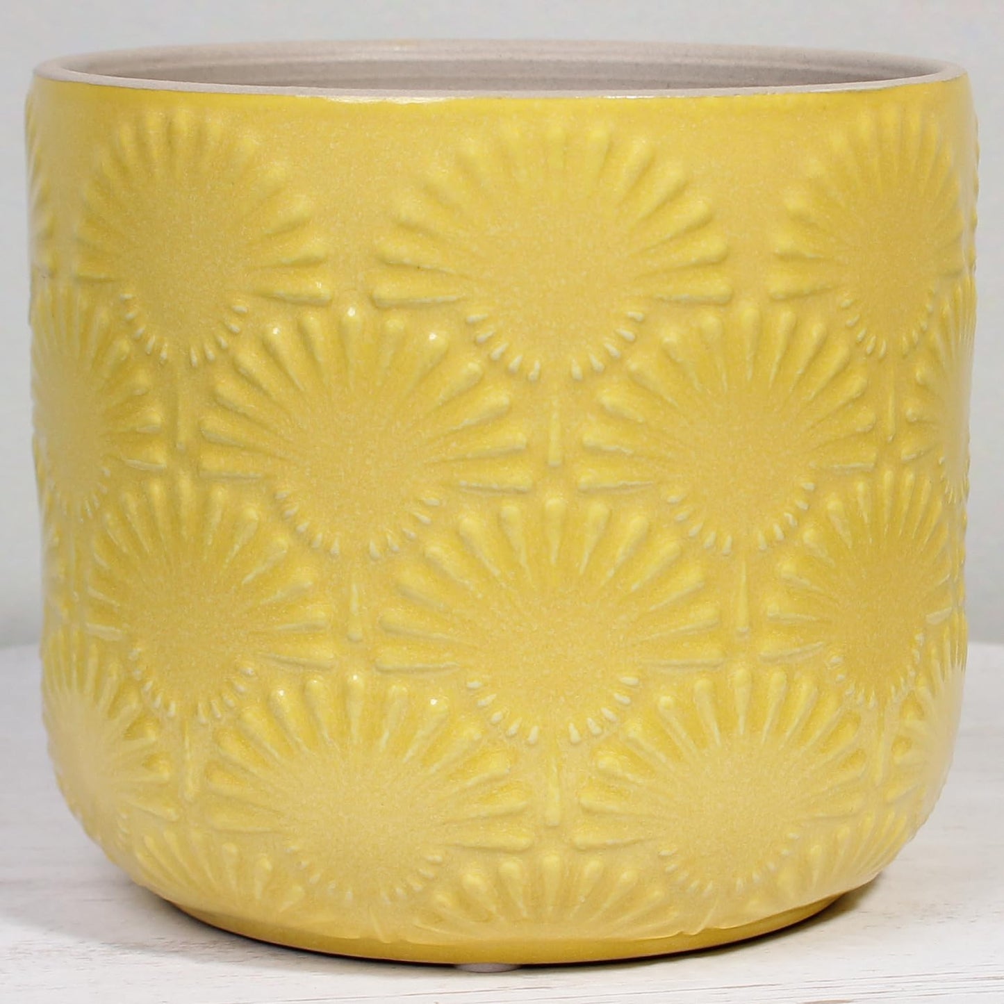 Xiaan Jiaju Boho Embossed Ceramic Planter, 6.7 Inch Contemporary Flower Pot for Indoor Plants, Bohemian Chic Decorative Glazed Plant Pot with Fan Texture, Butter Yellow
