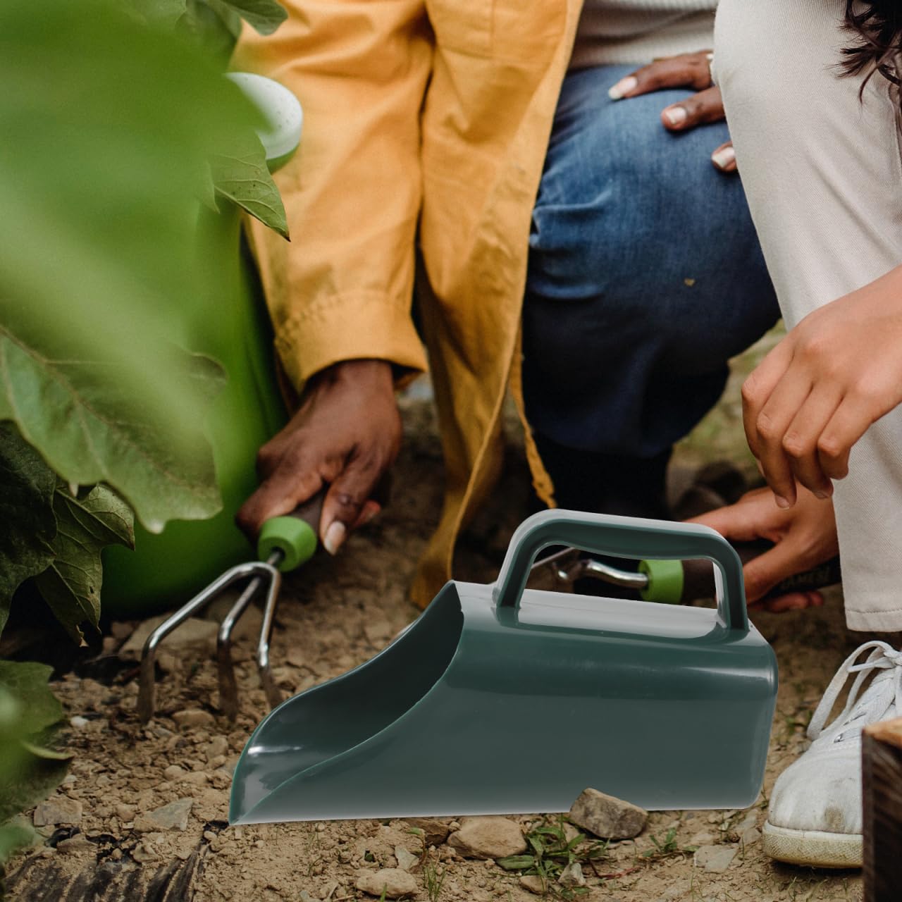 Kisangel Multifunctional Garden Shovel Plastic Soil Scoop Hand Tool for Succulent Bonsai Planting and Soil Cultivation
