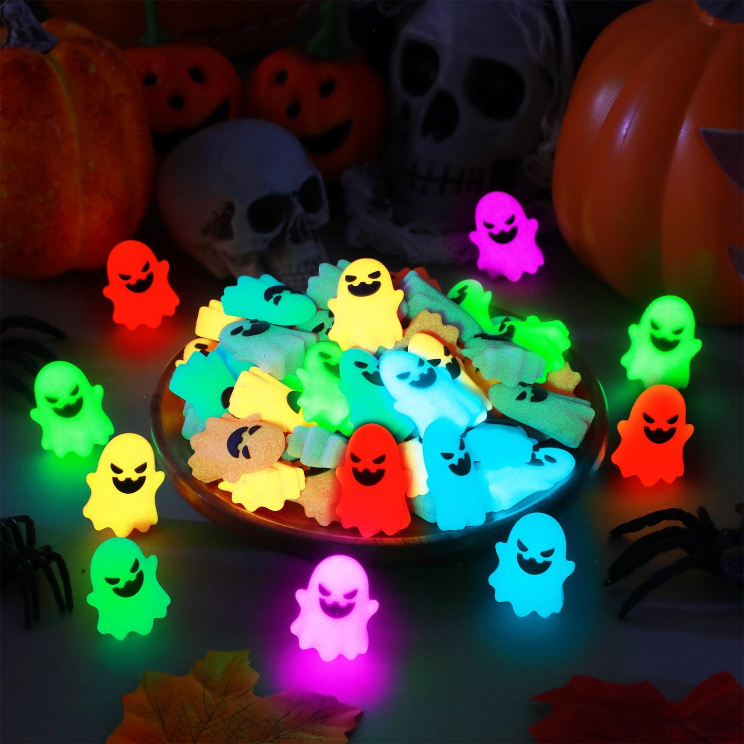 Simgoing 100 Pcs Halloween Glow in The Dark Mini Ghost Figurines, Halloween Treats Non Candy Gifts for Pumpkin Bucket, Luminous Tiny Ghost for Trick or Treat, Hide and Seek Party Favor, Spooky Decor