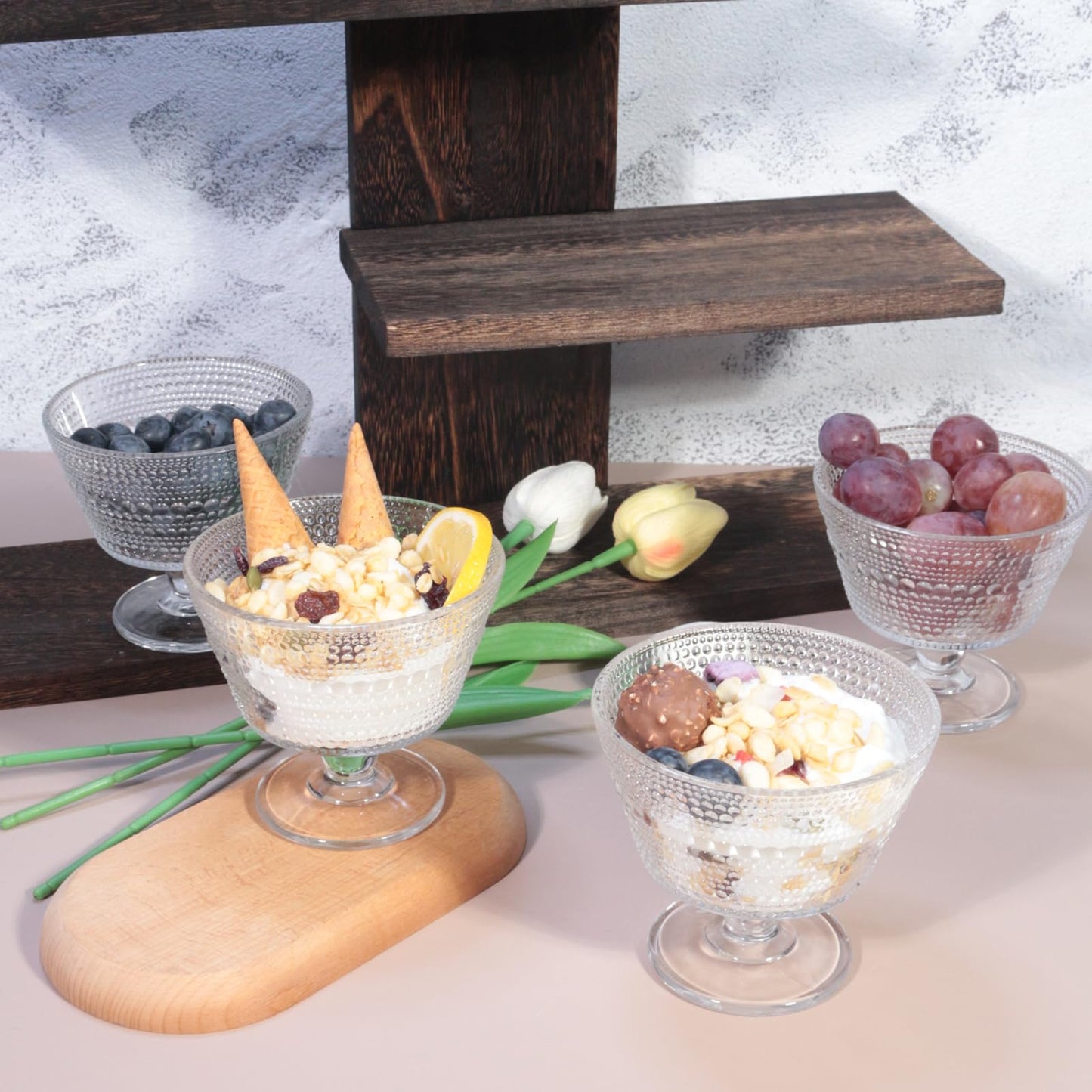 DNIENKGE Glass Dessert Bowls Breakfast Cups,Dessert cups Set of 4, 9oz Glass Ice Cream Sundae Cups，Glass Dessert Bowls, For oats，Ice Cream, Milk, Sorbet, Yogurt (4PCS), Transparent, D-1059