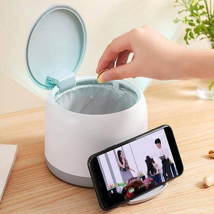 AIWE7D Small Desk mini Trash can Desktop Tiny Garbage can Office Waste Basket with lid with Bracket Home Office Bedroom Living Room Kitchen Garbage Sundries, Includes 90 Trash Bags(Beige-White)