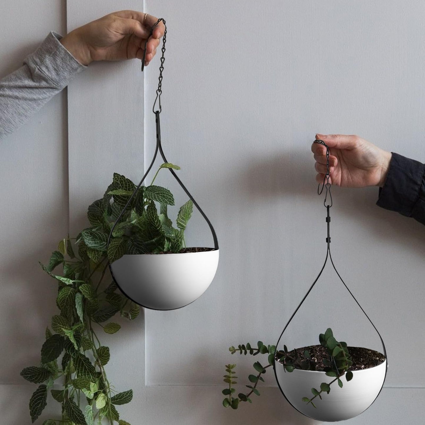 Hajia 2 Pack Waterdrop Shaped Hanging Planters, Black Iron Plant Hangers with Non-Detachable Pots, Modern Indoor/Outdoor Hanging Plant Holder