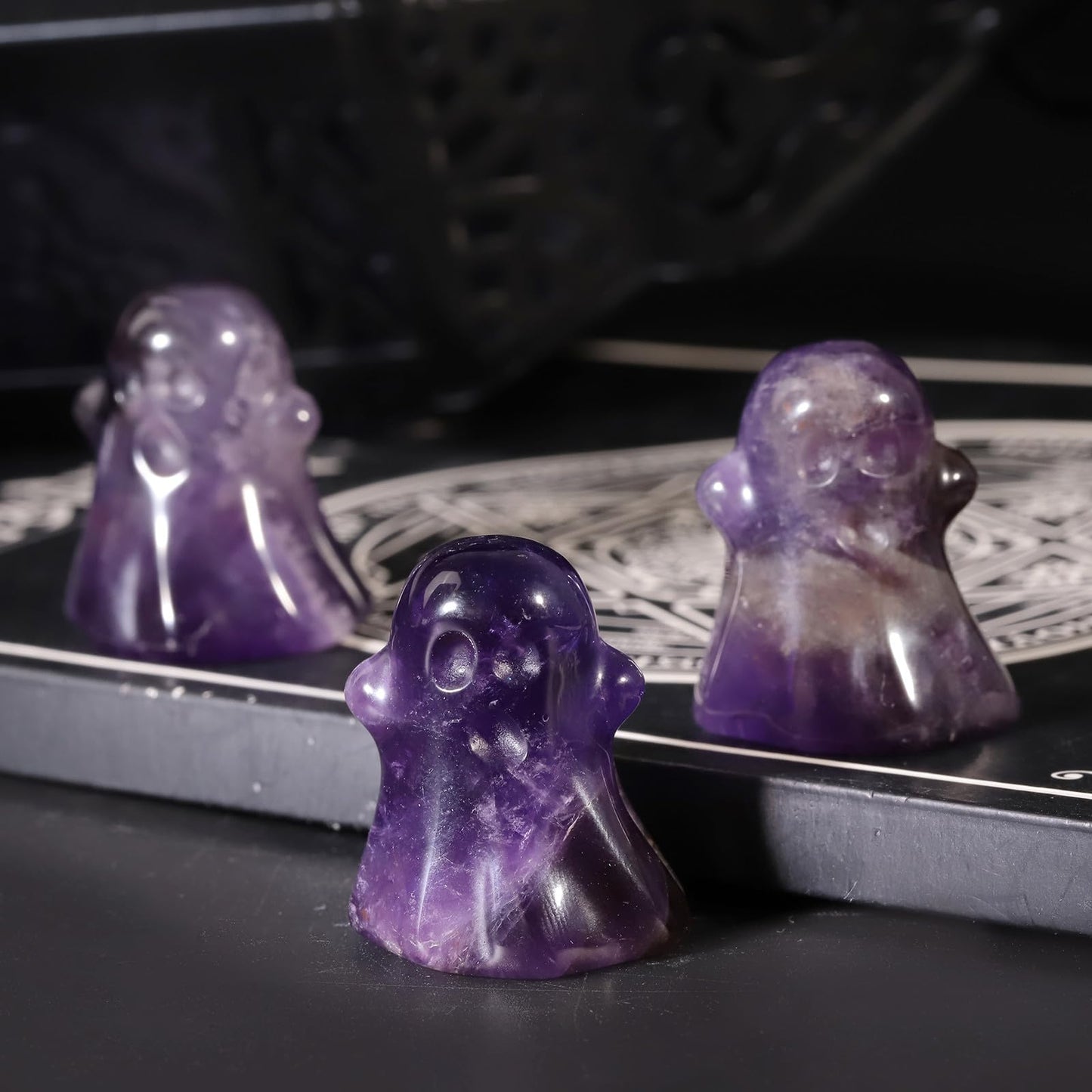 Rockcloud 2 PCS Crystal Stone Amethyst Ghost Pocket Stones Halloween Figurine Ghost Statue Ornament Party Decoration Supplies