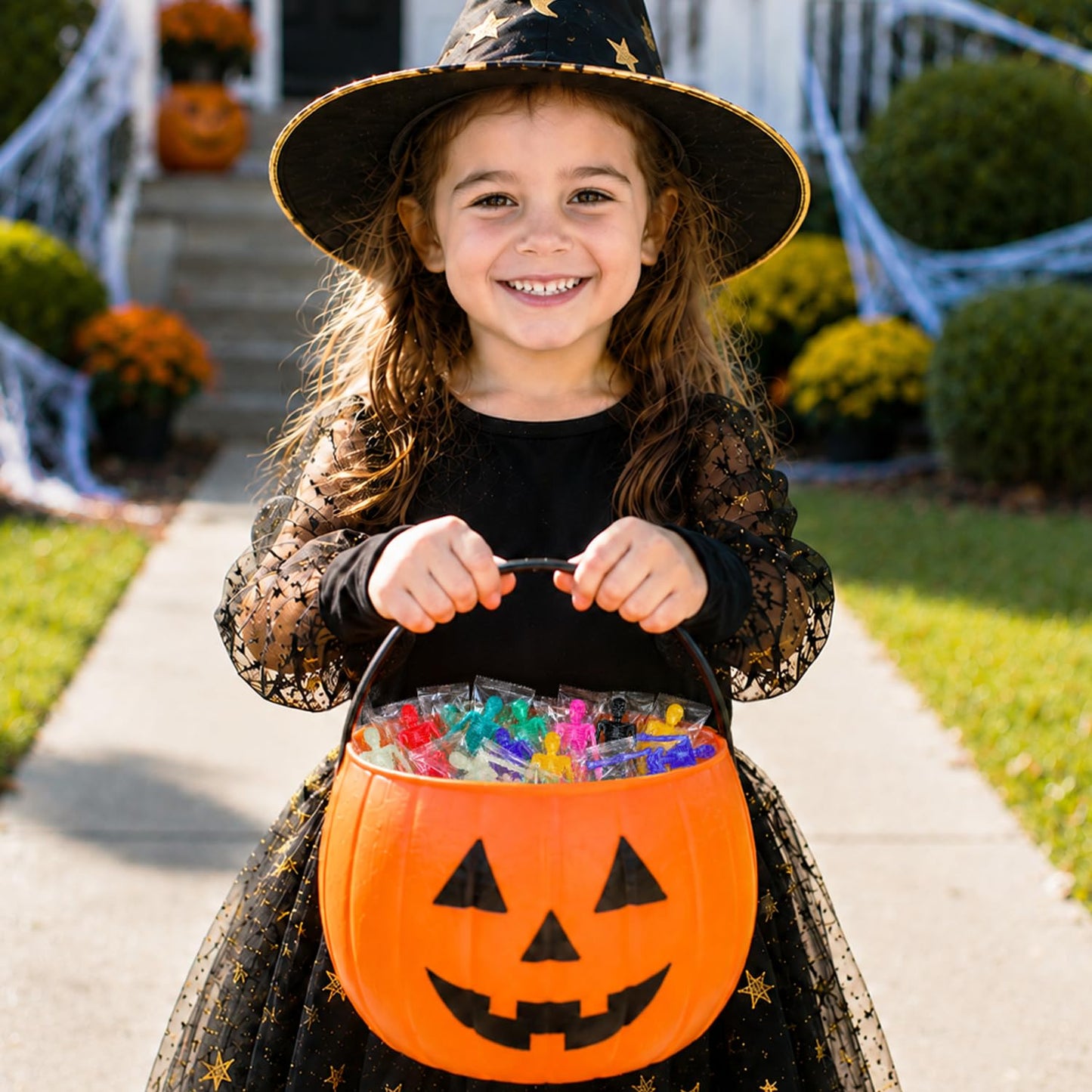 Halloween Party Favors Goodie Bag Boo Basket Stuffers Squishies for Kids, 36 PCS Halloween Stretchy Skeleton Decorations for Birthday Classroom Party,Non-Candy Treats Squishy Skull Toys for Boys Girls