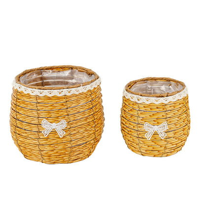 THY COLLECTIBLES Set of 2 Woven Wicker Planter Baskets with Plastic Lining and Bow Accent, Multipurpose Storage for Plants Indoor or Outdoor, Flowers, Toys Rustic Farmhouse Containers (Natural)