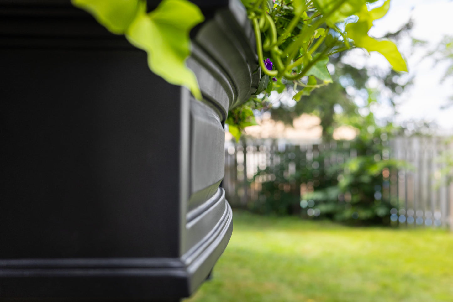Mayne Nantucket 5-Foot Window Box – Self-Watering, Weather-Resistant Planter for Flowers – Durable Design for Outdoor Use, Perfect for Windows