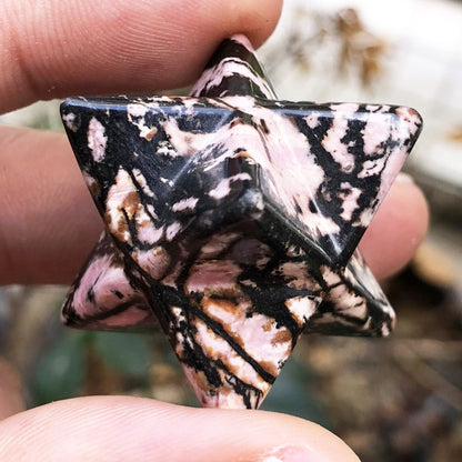 Fekuar Rhodonite Crystal Merkaba Star for Healing Reiki Spiritual Divine Therapy Energy, Pocket Stone Eight-Pointed Stars 1"(25mm)