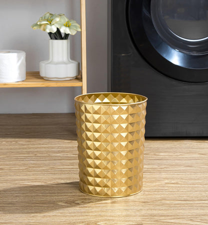 Venalys Small Round Metal Trash Can Wastebasket, Decorative Diamond Pattern Garbage Can Waste Paper Bin, Modern Farmhouse Round Trash Bin for Bathroom, Bedroom, Kitchen and Office (Gold)