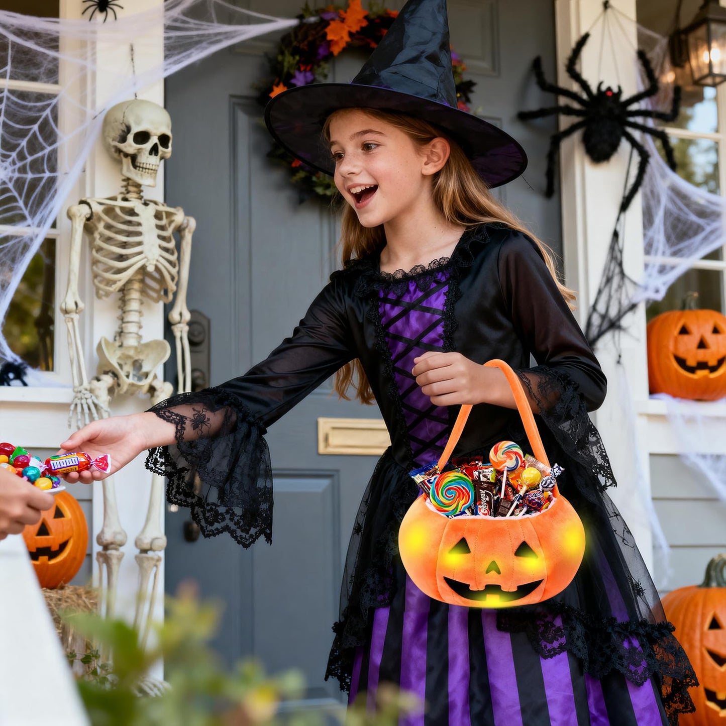 PinkSheep Halloween Trick or Treat Bucket: Light up Candy Bags for Trick or Treating Party (Pumpkin Orange)