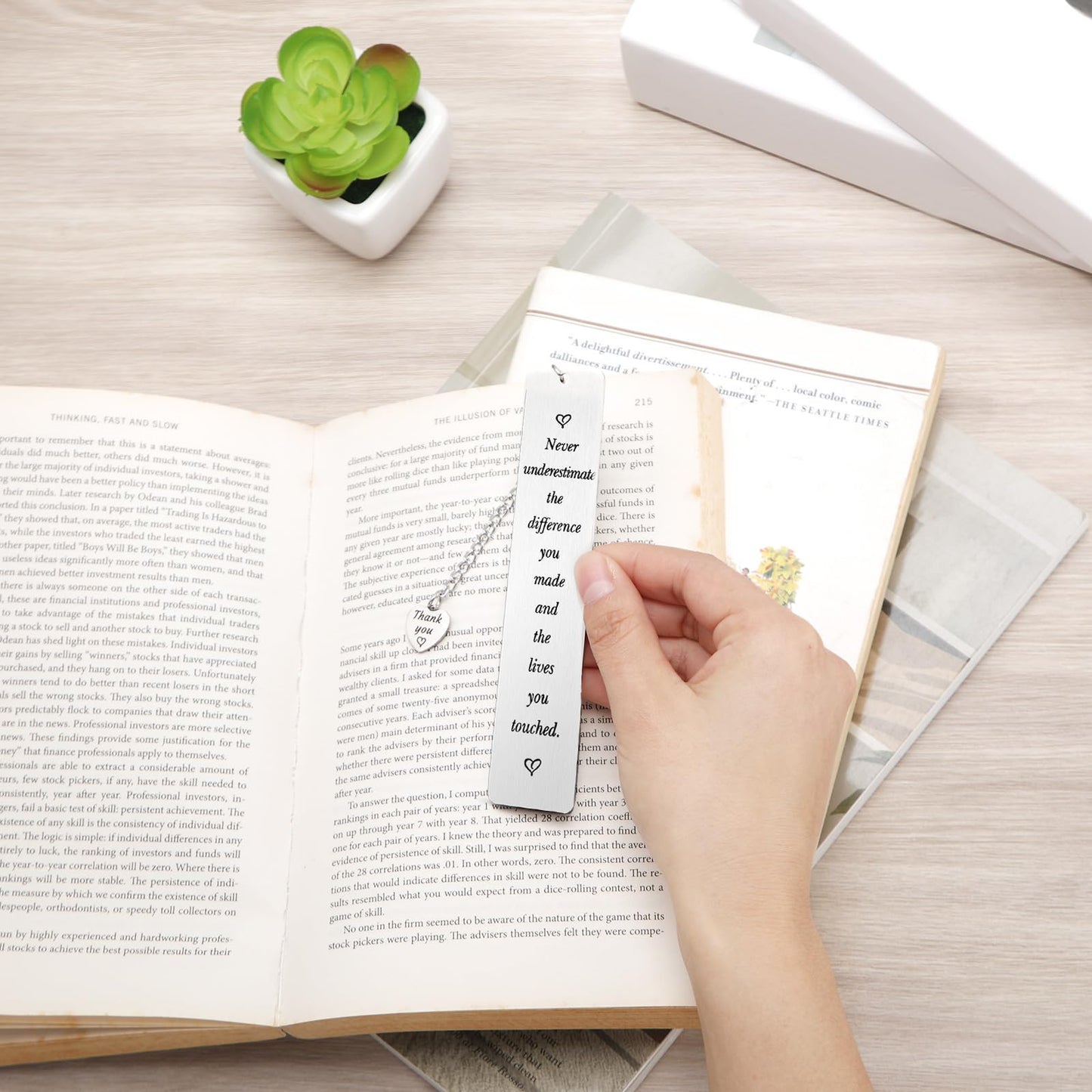 Ferraycle 8 Pcs Metal Bookmark Bulk Teacher Appreciation Gifts Never Forget The Difference You Make Bookmark for Friends Teacher Classmate Book Lovers Valentine's Day Gifts