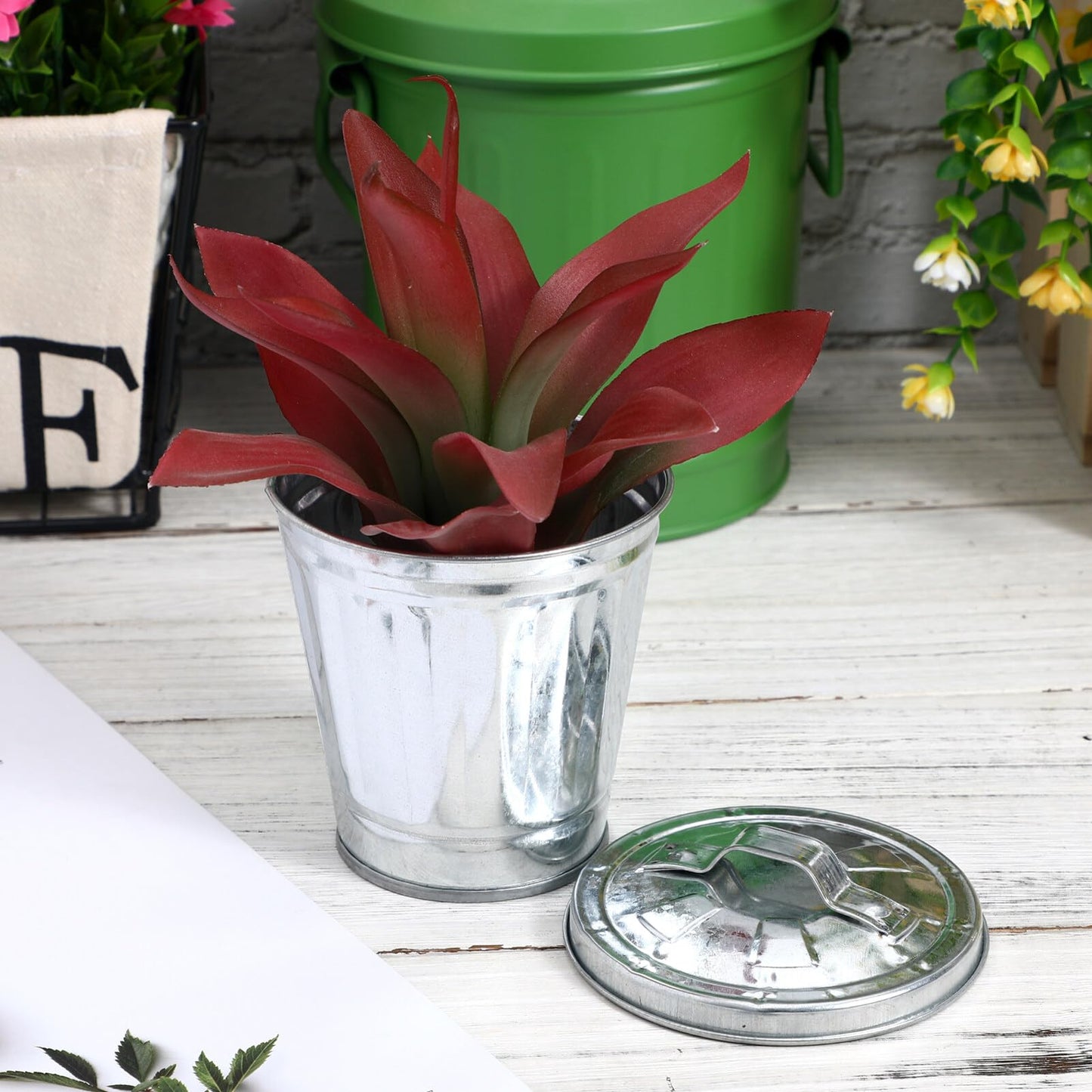 PRETYZOOM Mini Table Storage Jar Compact Desktop Trash can with Lid Small Metal Waste Container Multifunctional Flower Pot and Pen Holder for Home Office Dorm