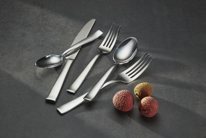 Oneida Silverware Set, Monolith 20-Piece Everyday Flatware Set, Service For 4, 18/0 Stainless Steel, Knives Spoons And Forks Sets, Dishwasher Safe, Home And Kitchen Utensils (Silver, 20 Piece)