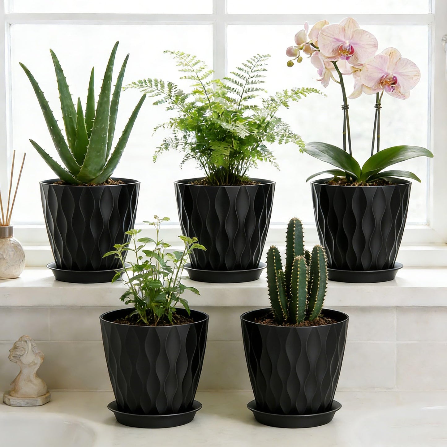 SQKH 8 Inch Plastic Plant Pots,Set of 5 Flower Pots,Planters with Drainage Holes & Saucers, Indoor Outdoor Garden Pots for Home Decor (Black)