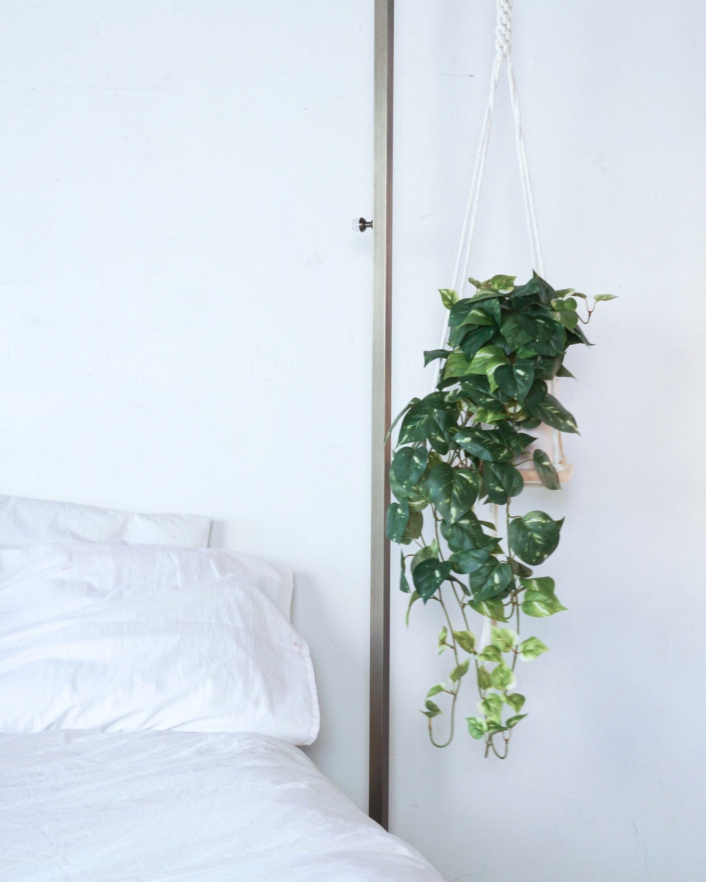 Retrograde 32" Realistic Fake Pothos Ivy Plant for Home Decor Indoor Silk Artificial Plant (Variegated - Light & Dark Green)